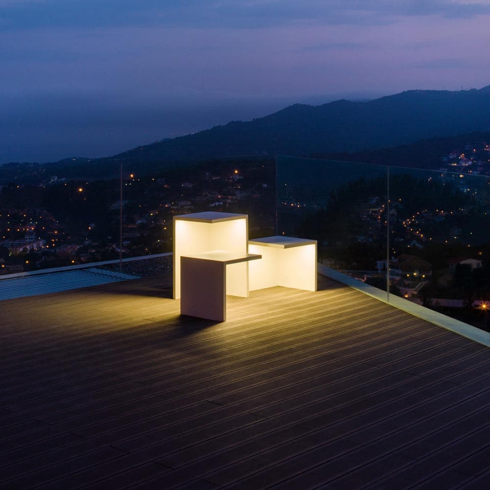 Empty Outdoor Lighting by Vibia