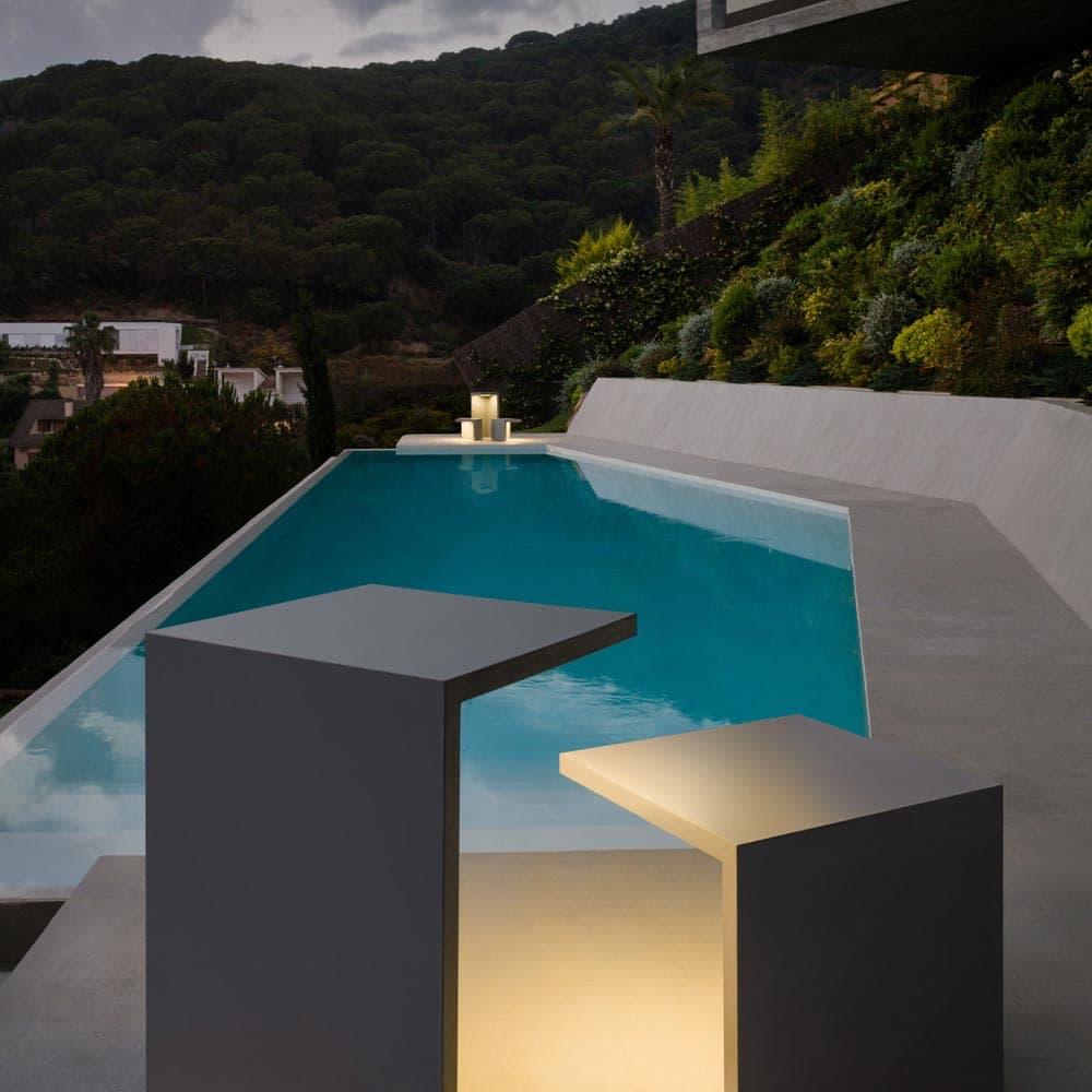 Empty Outdoor Lighting by Vibia