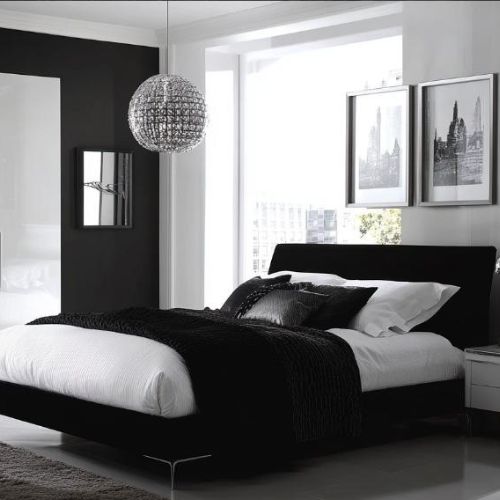 Balancing Black & White Bedroom Furniture: Designers' Tips
